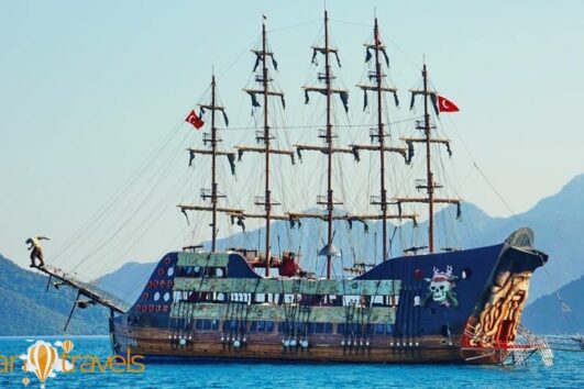 Экскурсия на пиратском корабле в Сиде